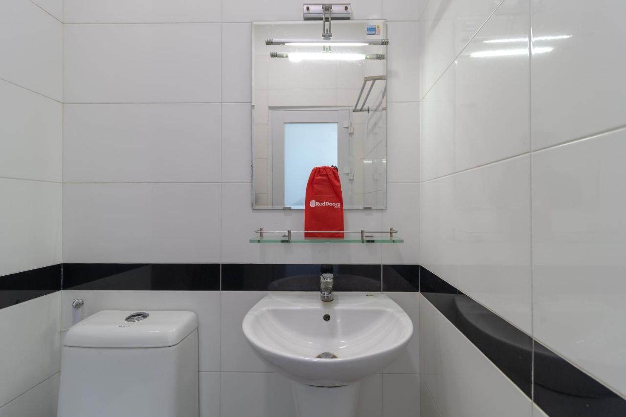 Reddoorz Near Tan Huong Market Ho Chi Minh City Exterior photo