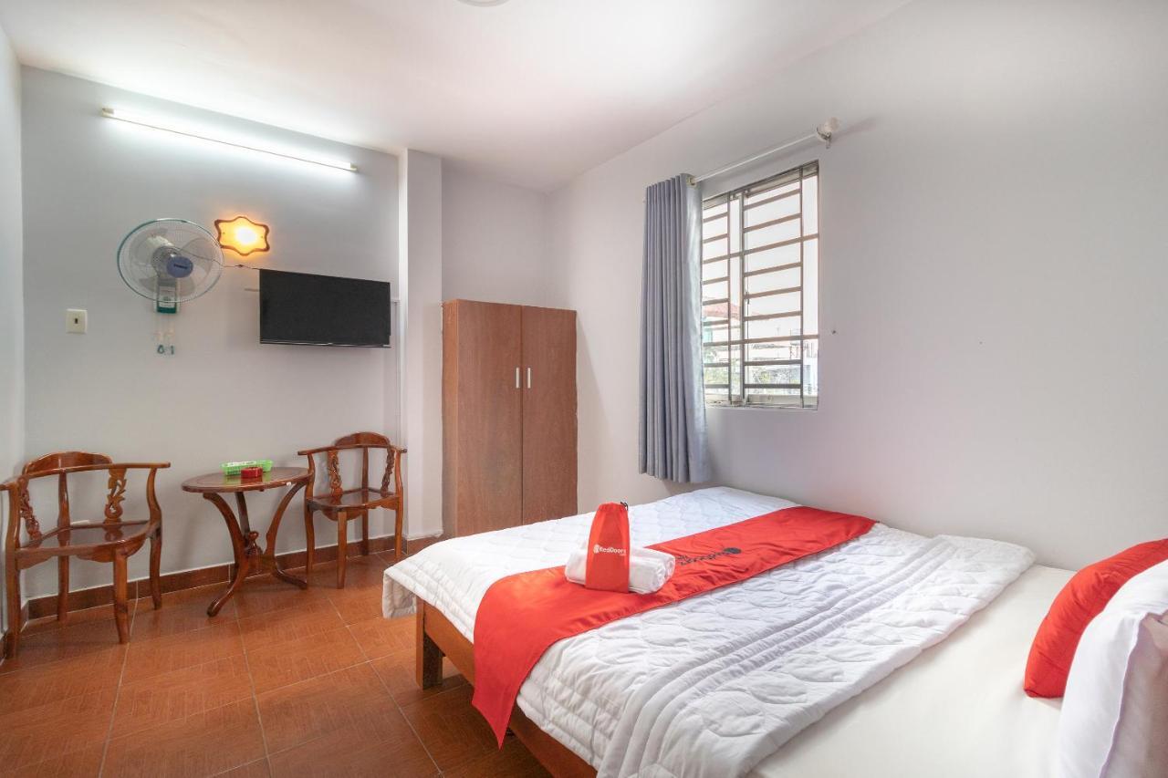 Reddoorz Near Tan Huong Market Ho Chi Minh City Exterior photo